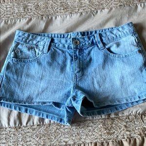 Light jean shorts